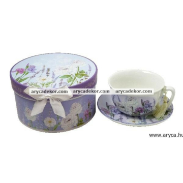 Porcelán teáscsésze+csészealj díszdobozban 