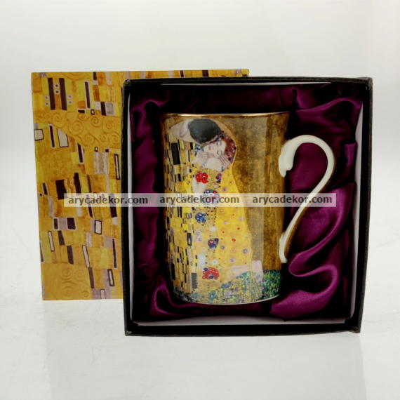 Porcelán bögre Klimt mintával, belül lila díszcsomagolásban 300 ml