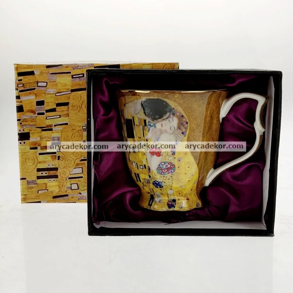 Porcelán bögre, belül liladíszcsomagolásban 300 ml